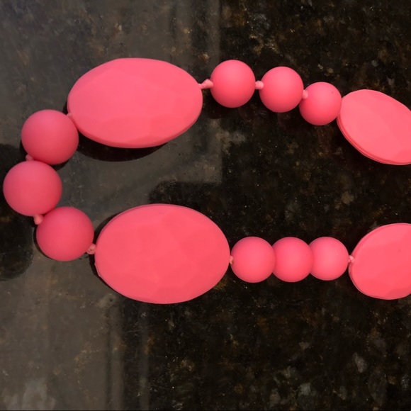Chewbeads pink teething necklace NWOT - Picture 2 of 7